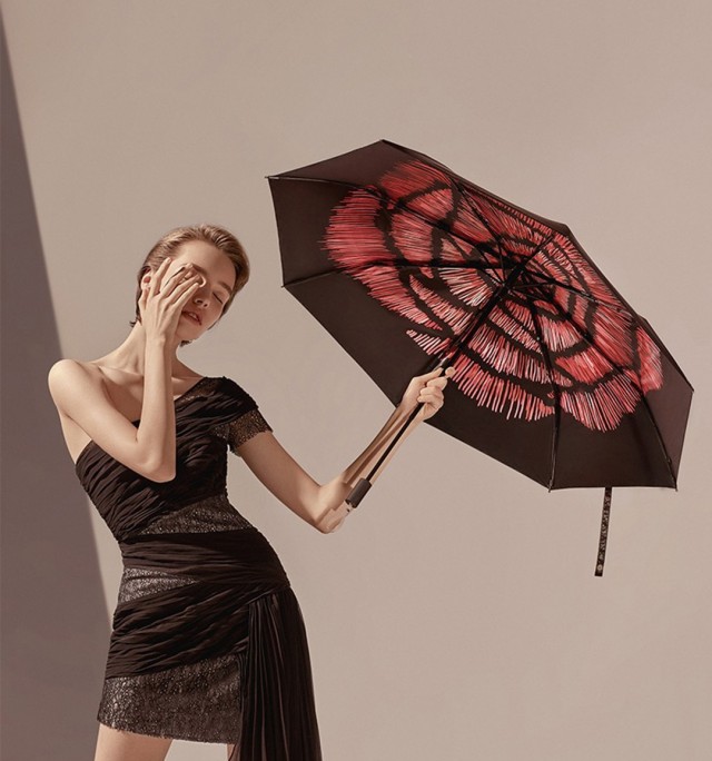 Beneunder Black Flower Series 3-Fold Umbrella